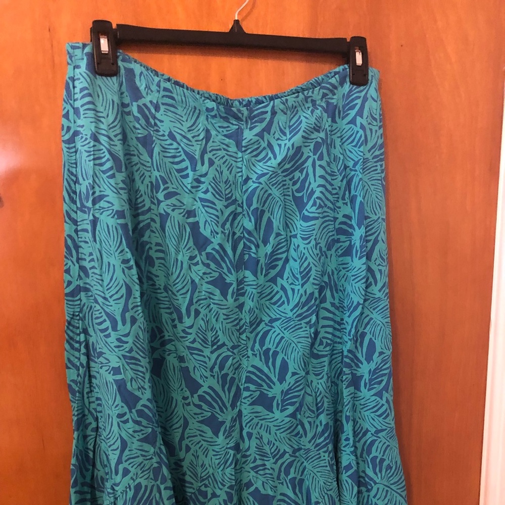 Nordic Traders XL turquoise print skirt